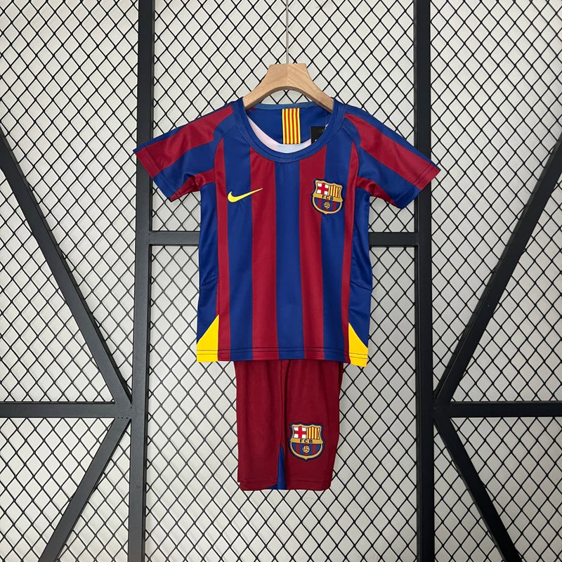 Barcelona Retro 05/06 Infantil | Free Shipping + Keychain Gift